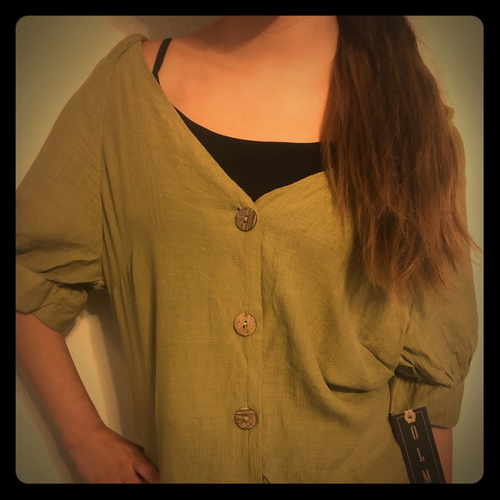 Buttoned blouse